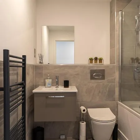 Minster View - Free Parking & Gym - Sleeps 5 Apartment *