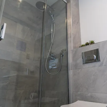 Apartment Minster View - Free Parking & Gym - Sleeps 5