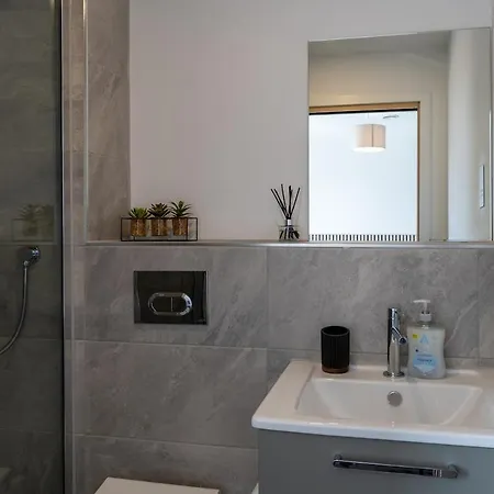 Apartment Minster View - Free Parking & Gym - Sleeps 5 York